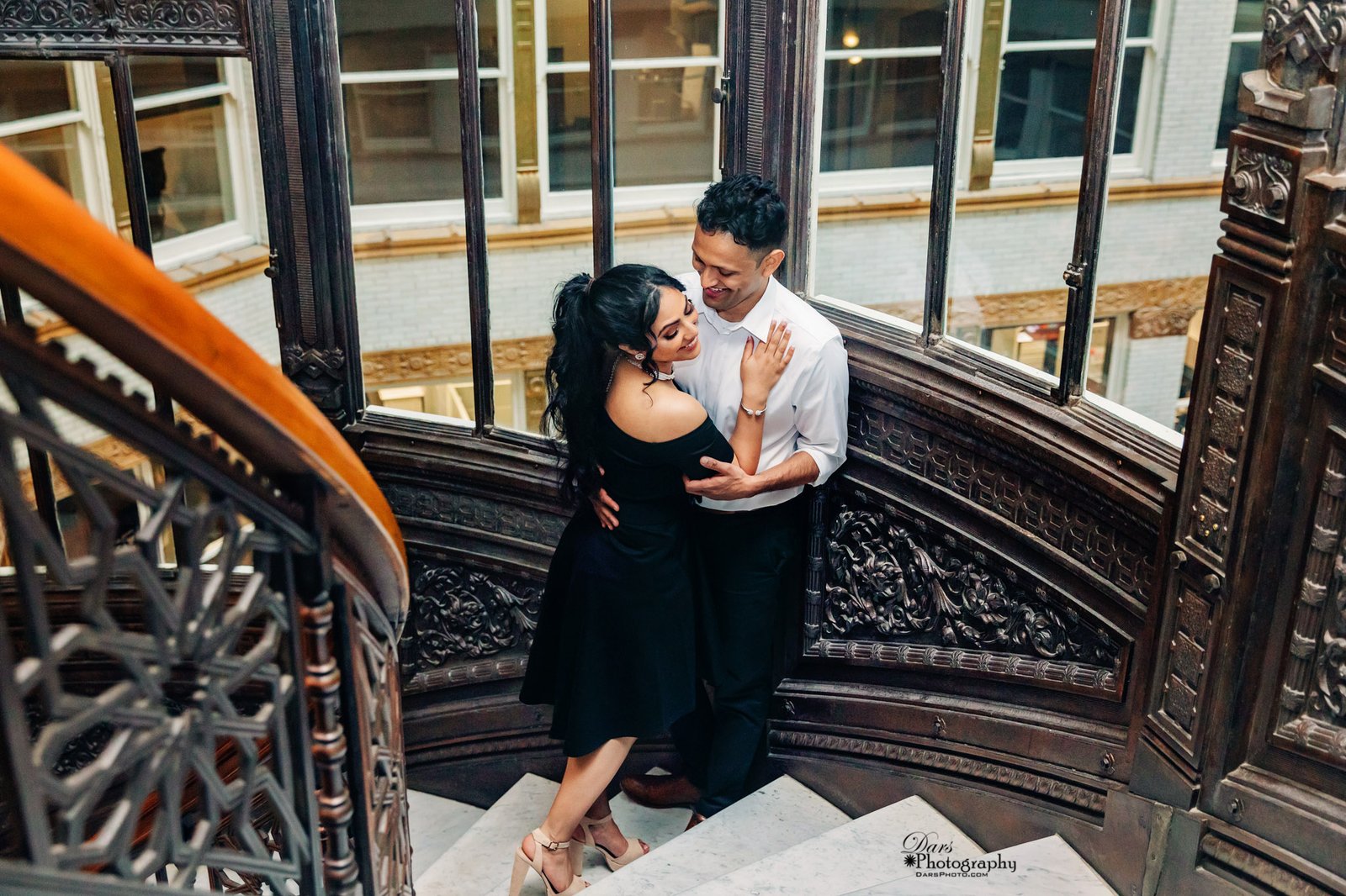 PRE-WEDDING PHOTOSHOOT POSES